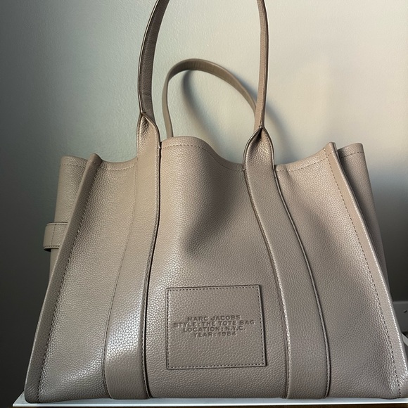 Marc Jacobs Gray Tote Bag - Picture 2 of 11